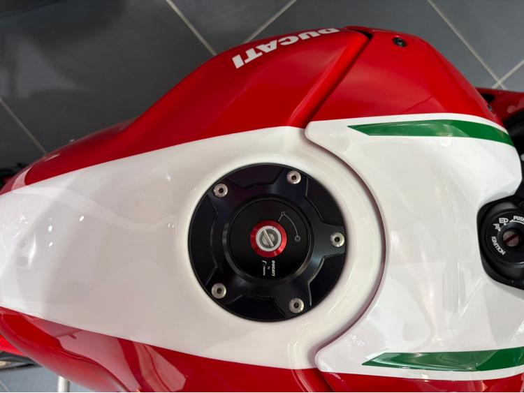 DUCATI PANIGALE V4 SPECIALE TRICOLORE N°901/1500 