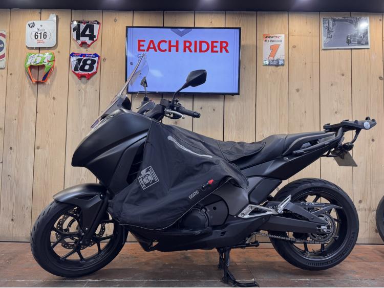 HONDA INTEGRA NC 750 S / 22587 km / Garantie 12 mois .
