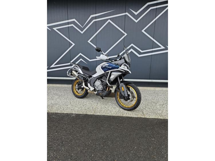CF MOTO 700MT Dispo Noir ou Blanc