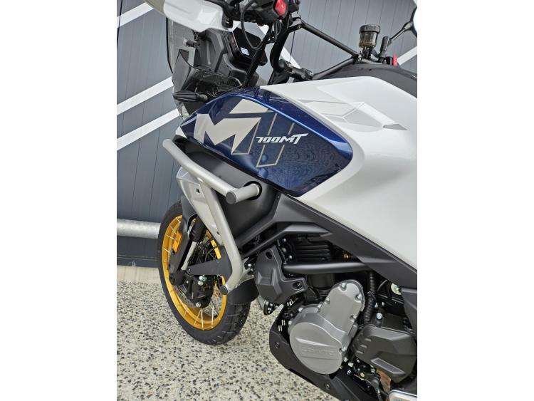 CF MOTO 700MT Dispo Noir ou Blanc