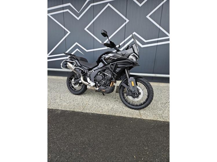 CF MOTO 700MT Dispo Noir ou Blanc
