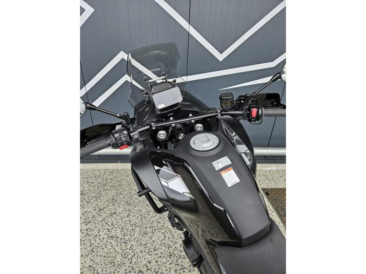 CF MOTO 700MT Dispo Noir ou Blanc