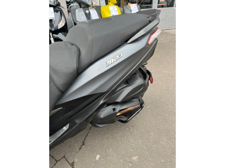 PIAGGIO MP3 530 HPE EXCLUSIVE