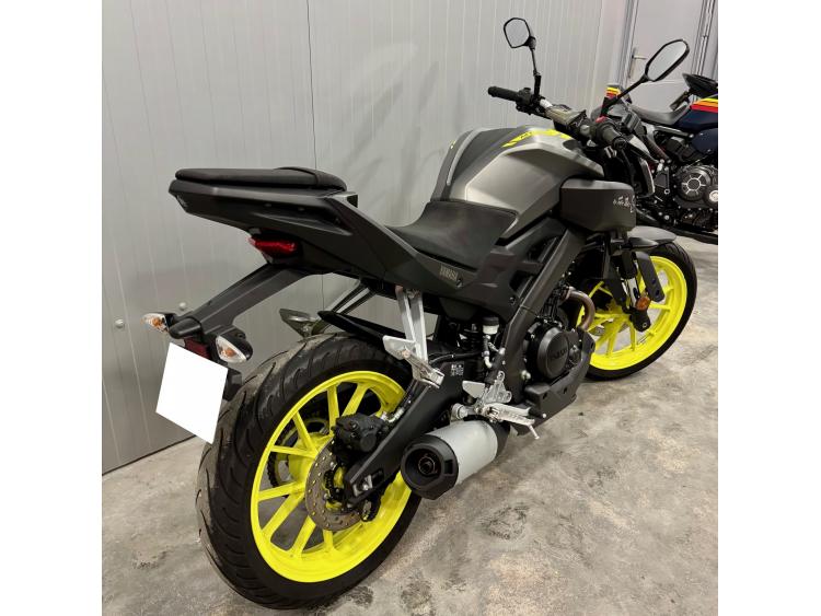 YAMAHA MT-125