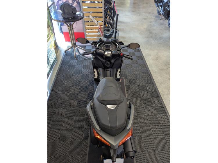 YAMAHA XMAX 125 TECH MAX GARANTIE 1 AN 