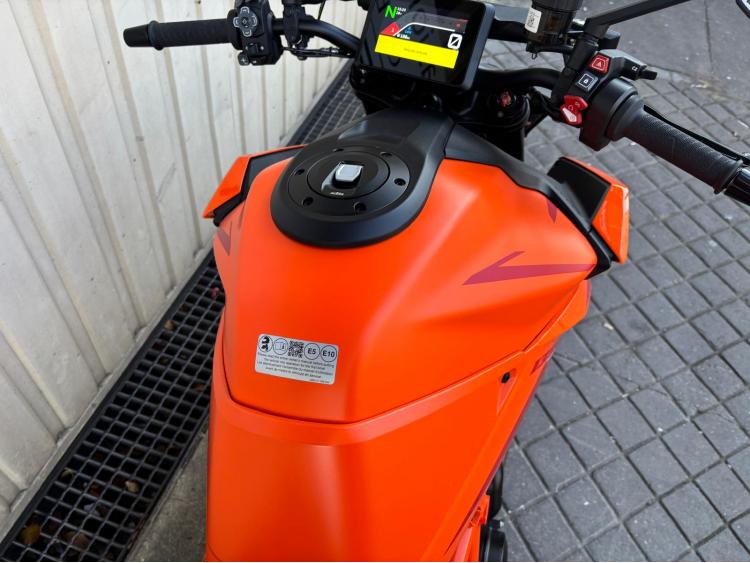 KTM 1390 SUPER DUKE R TECH PACK SC PROJECT 