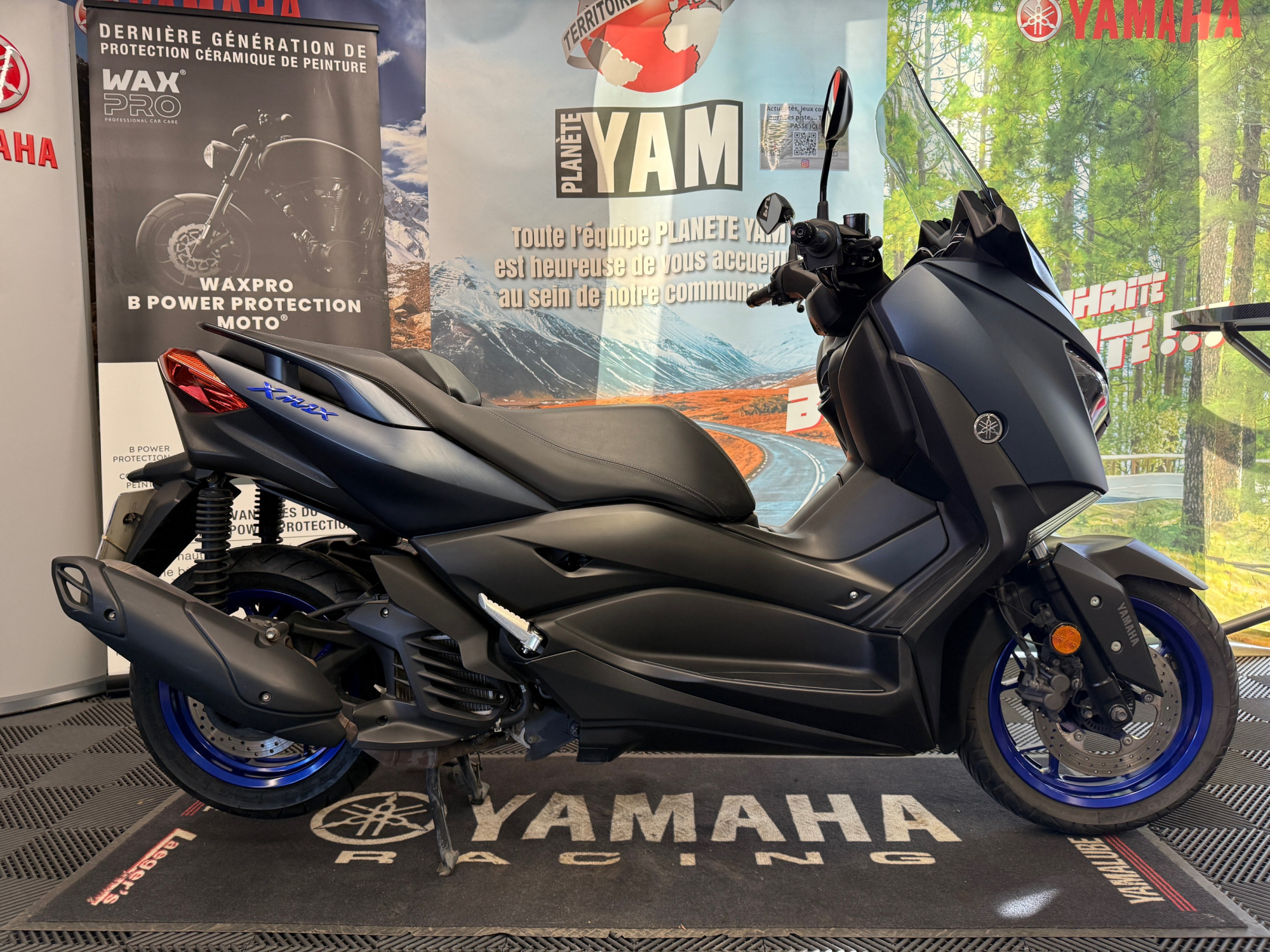 YAMAHA XMAX 125
