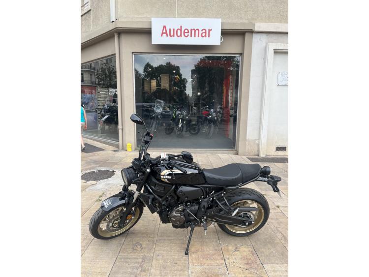 YAMAHA XSR 700 FULL