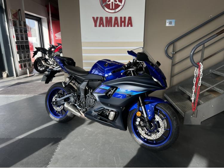 YAMAHA R7 2024