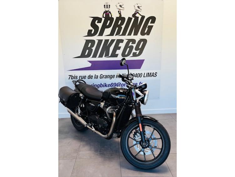 TRIUMPH STREET TWIN  900