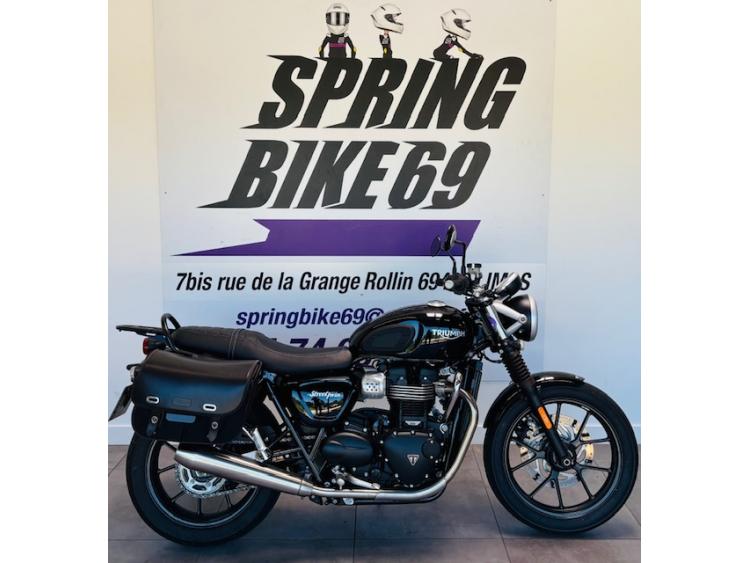 TRIUMPH STREET TWIN  900