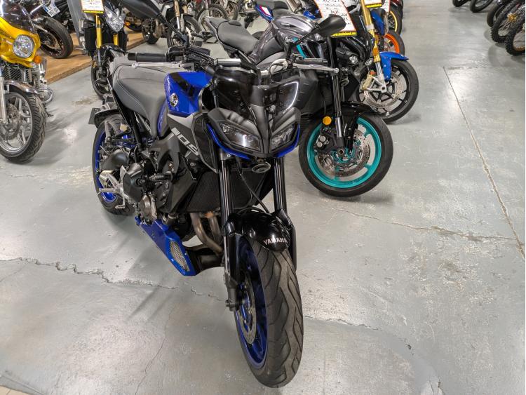 YAMAHA MT-09