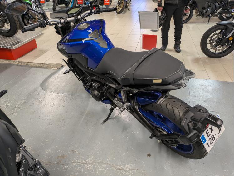 YAMAHA MT-09