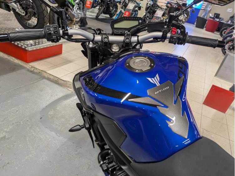 YAMAHA MT-09