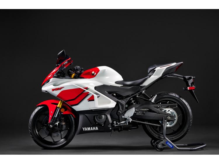 YAMAHA YZF-R3
