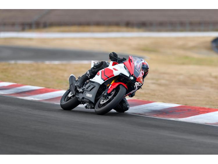 YAMAHA YZF-R3