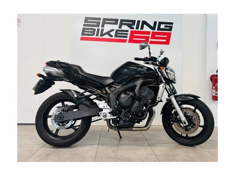 YAMAHA FZ6 (98CV)