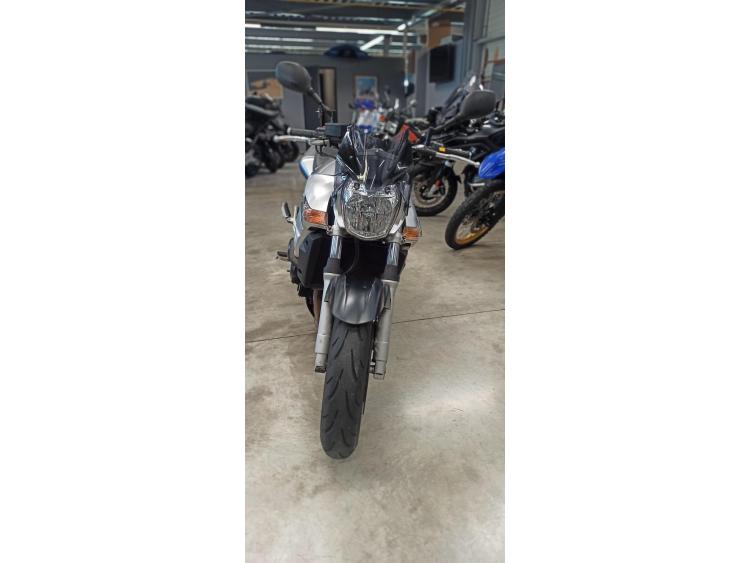 SUZUKI GSR 600