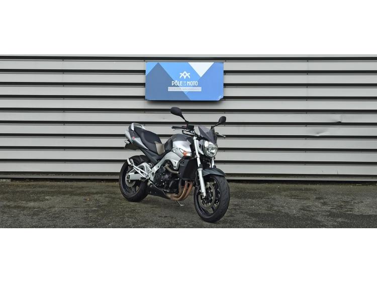 SUZUKI GSR 600