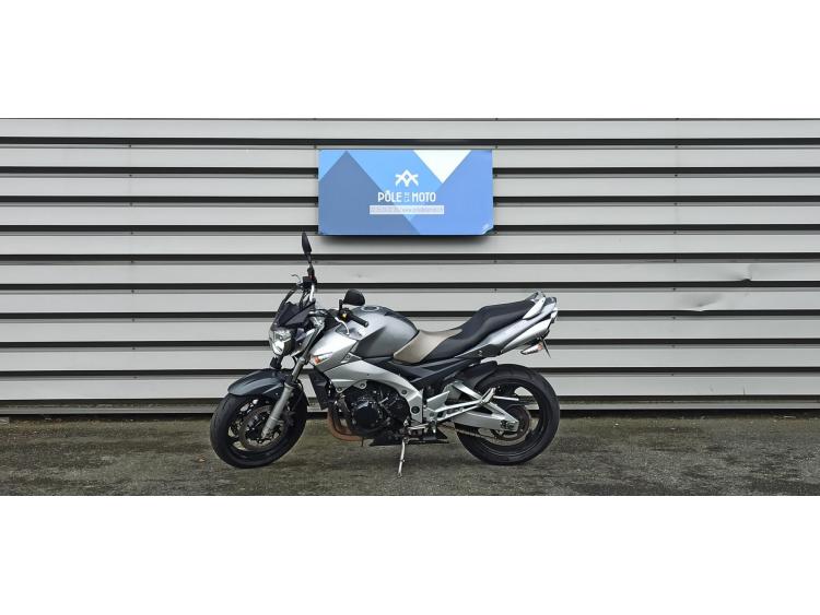 SUZUKI GSR 600