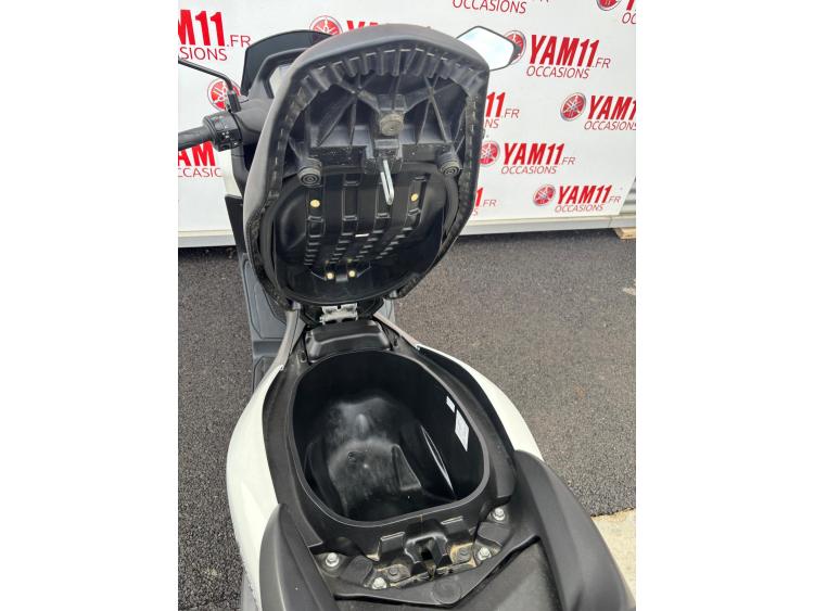 YAMAHA NMAX 125