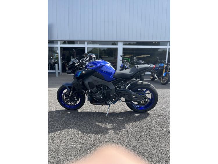 YAMAHA MT-10