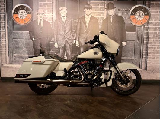 HARLEY-DAVIDSON TOURING STREET GLIDE 1923 CVO 