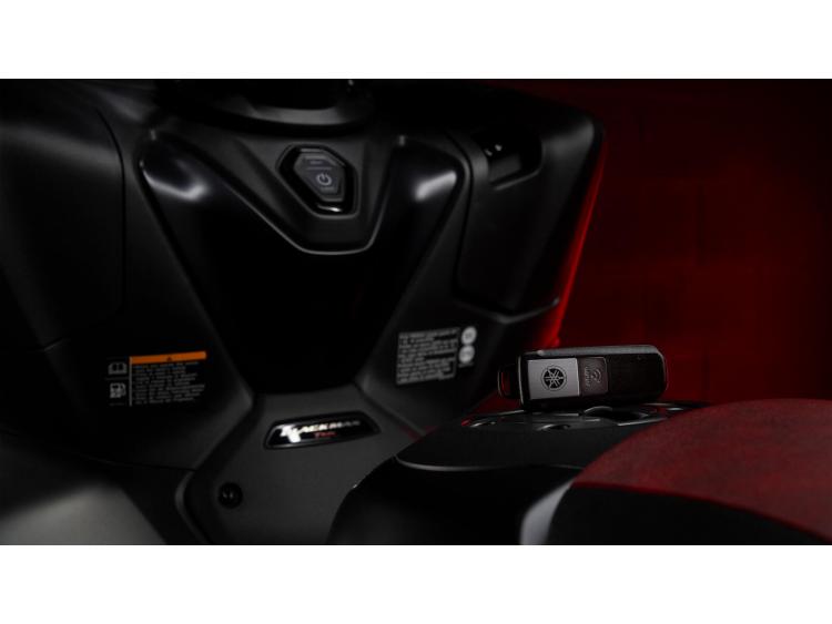 YAMAHA TMAX 560 BLACK MAX édition spéciale 25eme Anniversaire