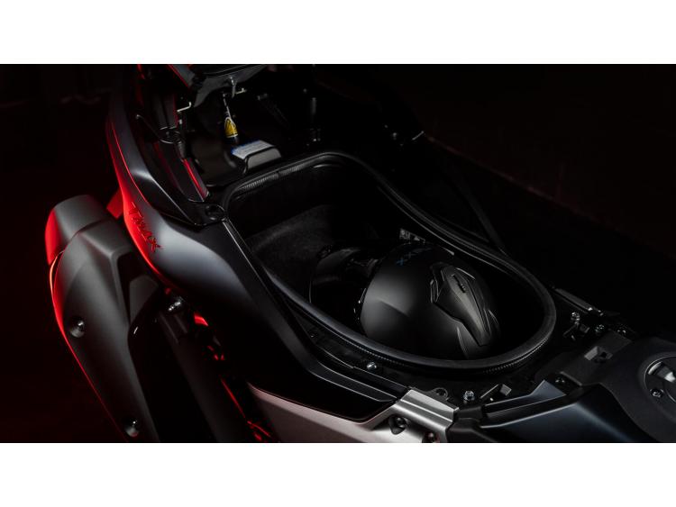 YAMAHA TMAX 560 BLACK MAX édition spéciale 25eme Anniversaire