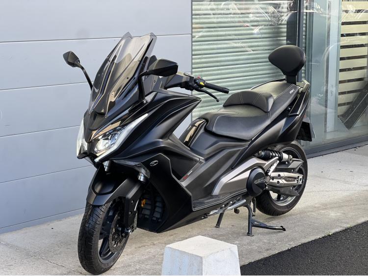 KYMCO AK 550