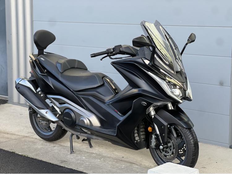 KYMCO AK 550