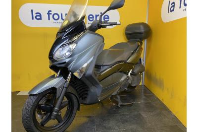 YAMAHA XMAX 125