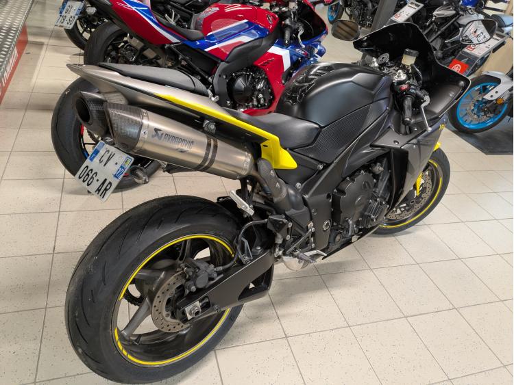 YAMAHA YZF 1000 R1