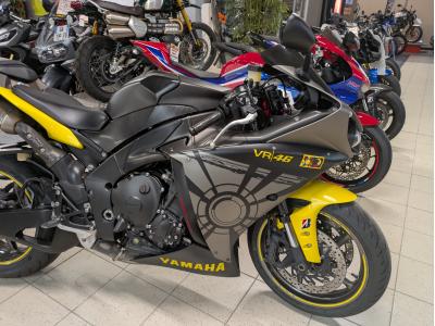 YAMAHA YZF 1000 R1