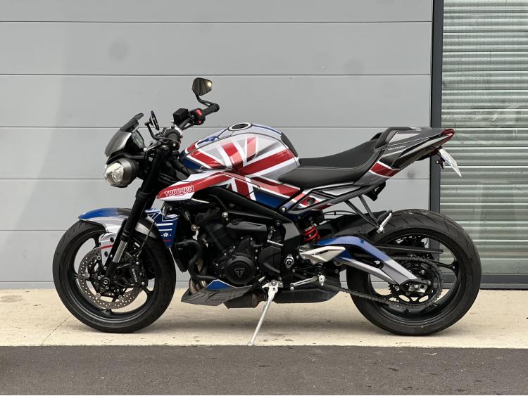 TRIUMPH STREET TRIPLE 765 R