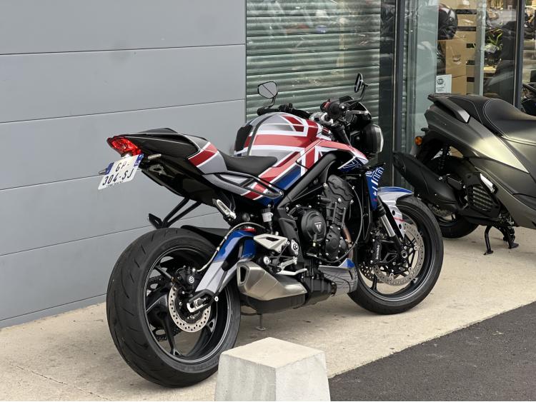 TRIUMPH STREET TRIPLE 765 R