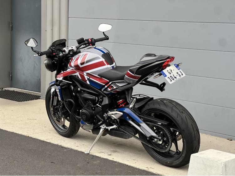 TRIUMPH STREET TRIPLE 765 R