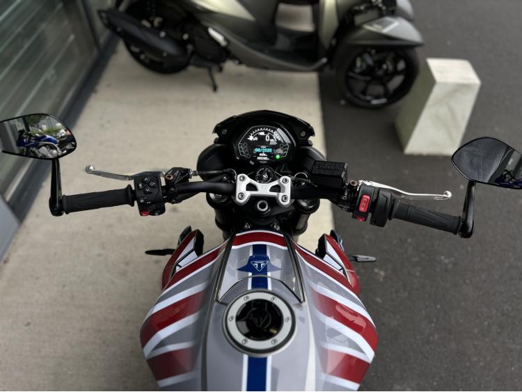 TRIUMPH STREET TRIPLE 765 R