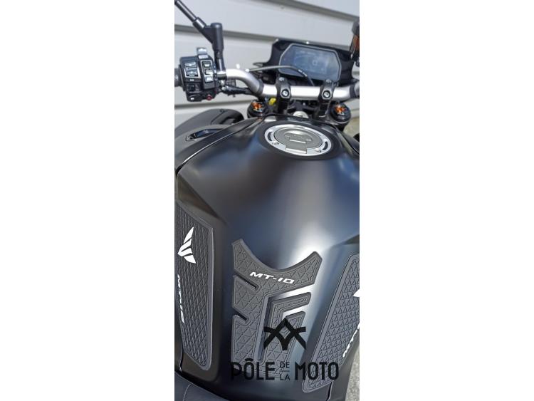 YAMAHA MT-10