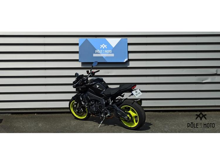 YAMAHA MT-10