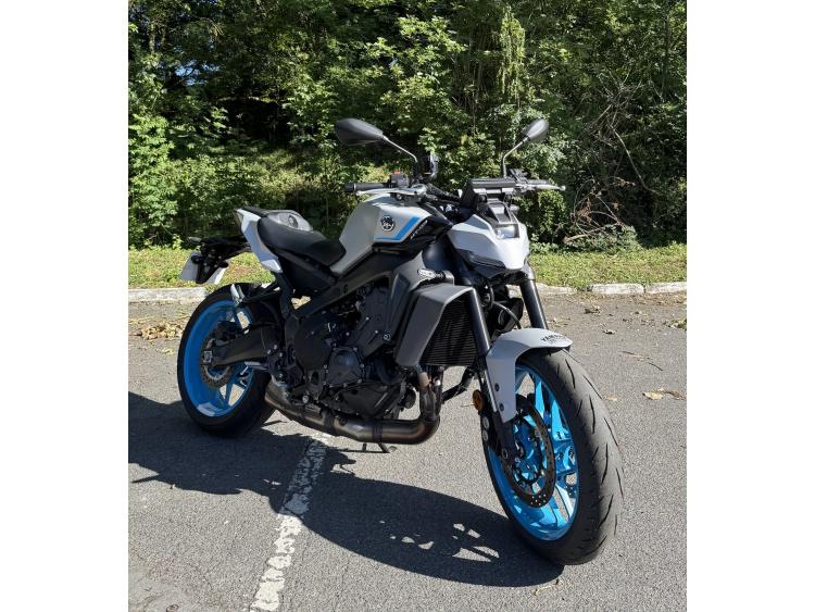 YAMAHA MT-09
