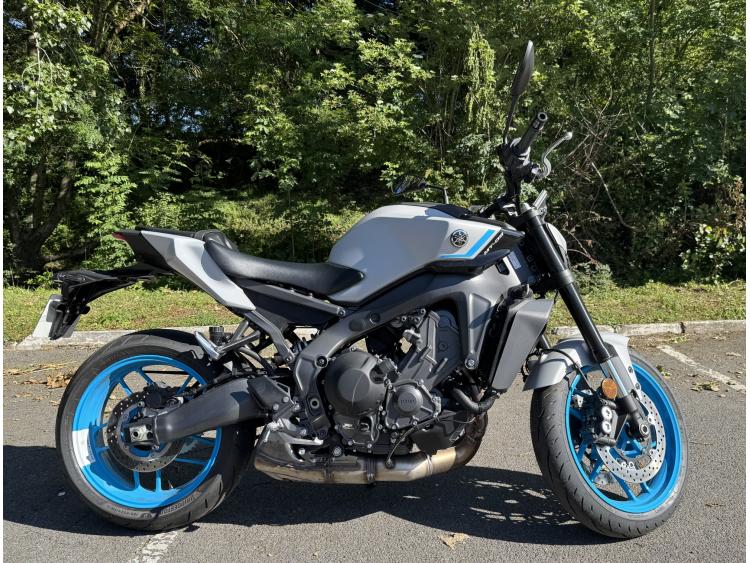 YAMAHA MT-09