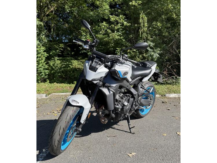 YAMAHA MT-09