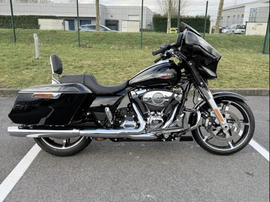 HARLEY-DAVIDSON TOURING STREET GLIDE 1923