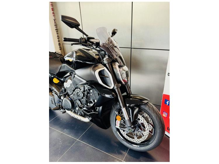 DUCATI DIAVEL V4 - PACK TOURING POSSIBLE EN OPTION : 1753€66