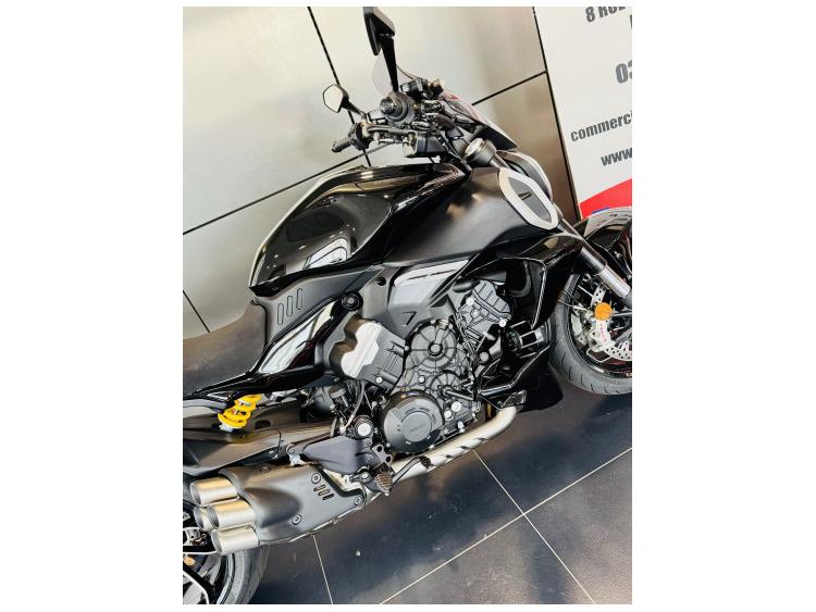 DUCATI DIAVEL V4 - PACK TOURING POSSIBLE EN OPTION : 1753€66