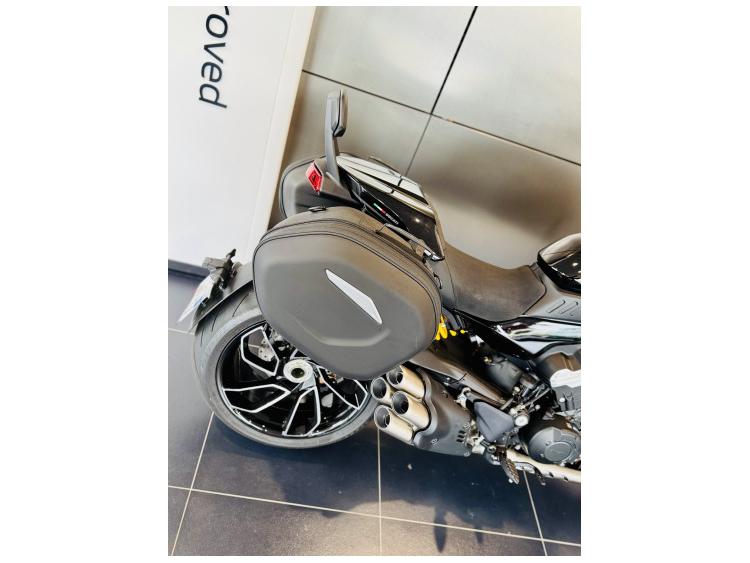 DUCATI DIAVEL V4 - PACK TOURING POSSIBLE EN OPTION : 1753€66