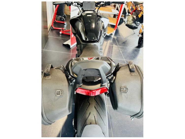DUCATI DIAVEL V4 - PACK TOURING POSSIBLE EN OPTION : 1753€66