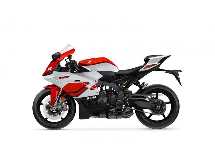 YAMAHA R9 - 70 TH