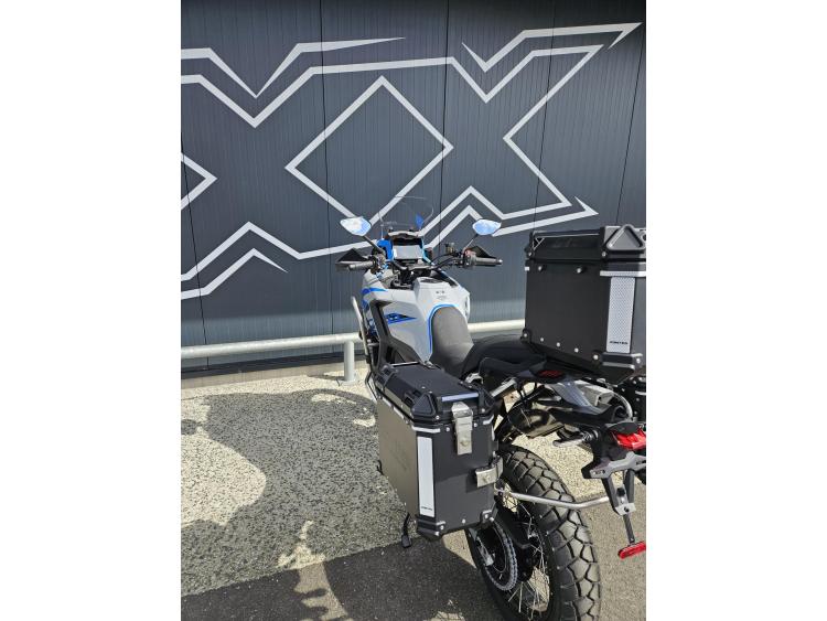 ZONTES 703 adventure bagagerie crash bar et feu additionnel inclus Bleu ou Gris 